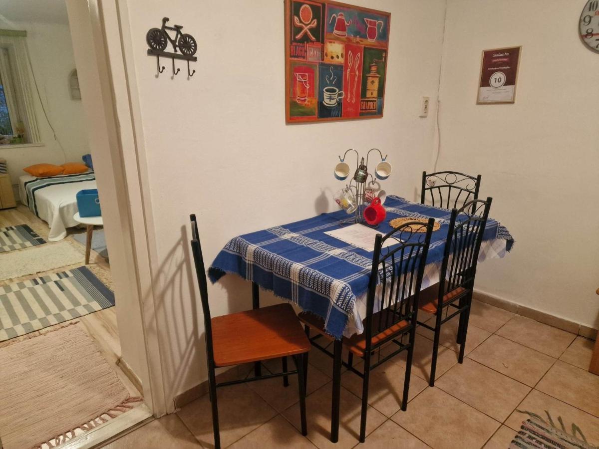 Kerekparos Es Zarandok Vendeghaz Villa Apostag Luaran gambar
